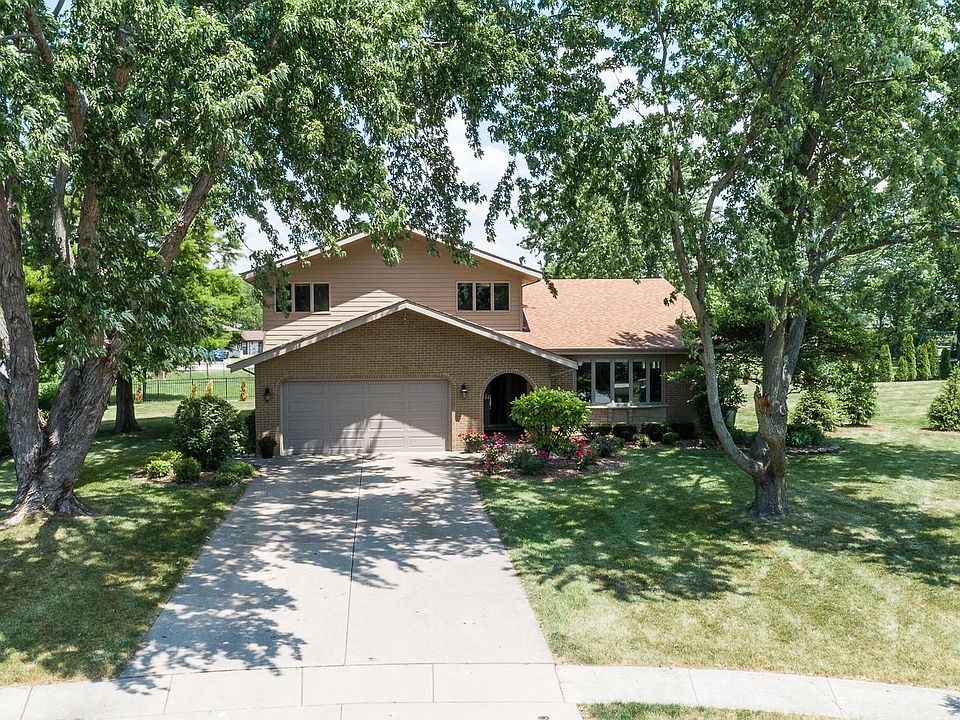 1st image of 135 Vail Dr