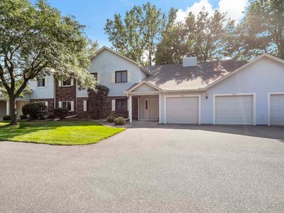 950 Heritage Ct E, Vadnais Heights, MN, 55127