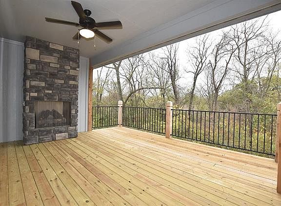 3rd image of 2412 Windmill Cir
