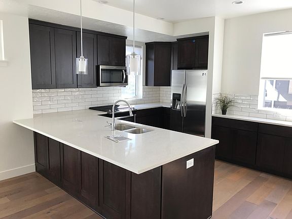 2nd image of 3007 E Elgin Ave