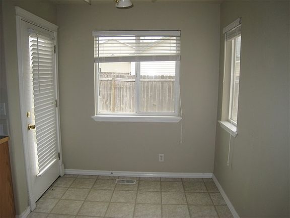 3rd image of 1708 W Cherry Ct