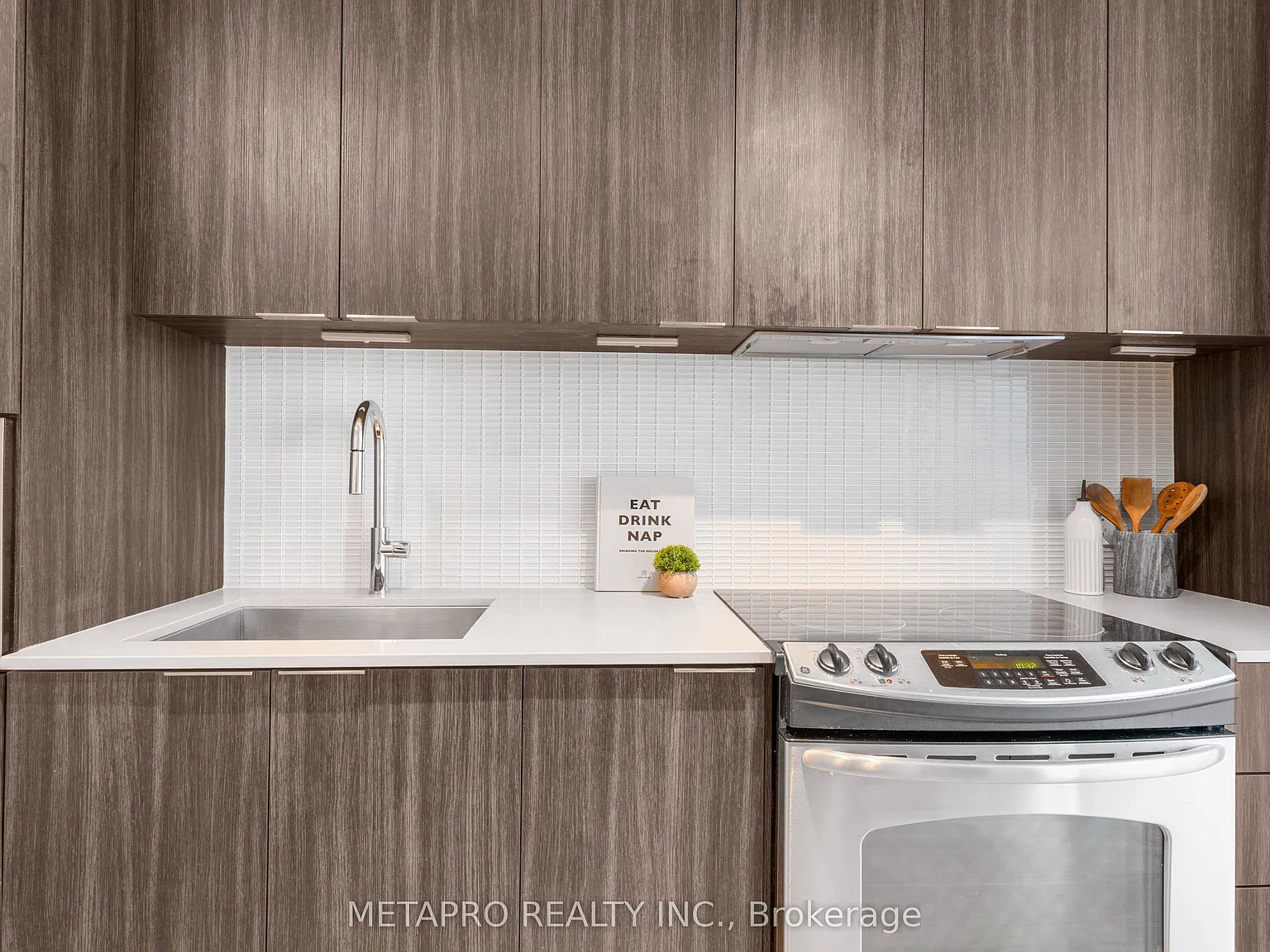 2 bed, $2,500 — Photo 4