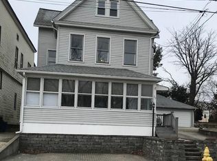 33 Holbrook St, Ansonia, CT 06401