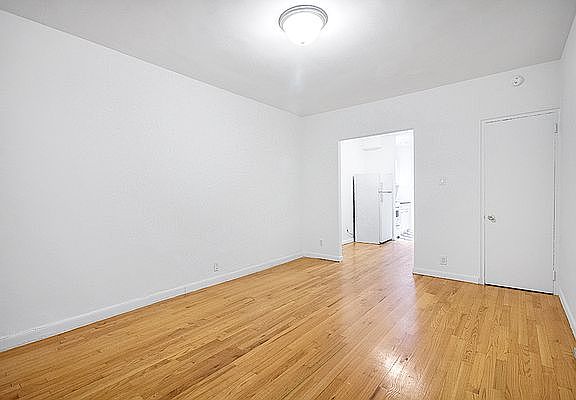 3rd image of 258 E 78th St #2D