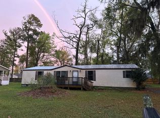 479 Holly Hill Rd, Richmond Hill, GA 31324