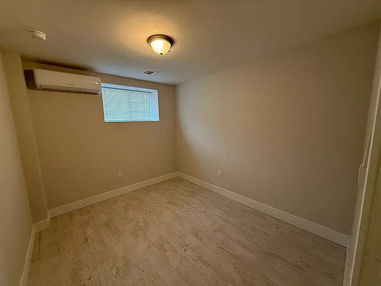 6 Ludwig St #1 — Photo 5