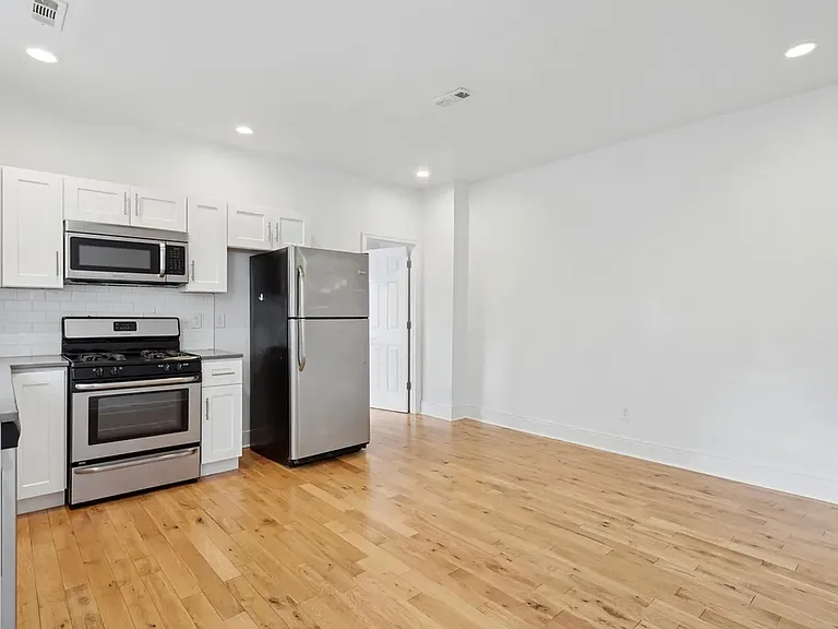 915 S 18th St #2 — Photo 2