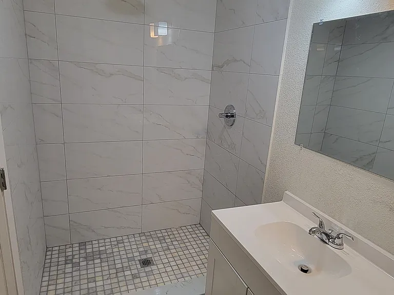 109 Will St — Photo 7