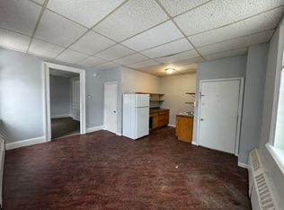 63 Main St APT 6, Windsor, VT 05089