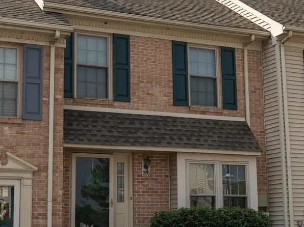 206 Maple Glen Cir, Pottstown, PA 19464