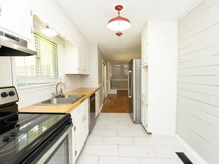 834 Kay Cir — Photo 3