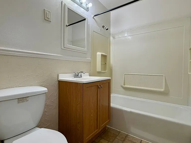 Brett Manor — Photo 14