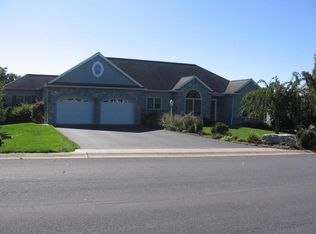 52 Rosewood Dr, Brownstown, PA 17508