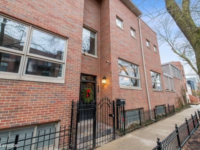 2050 W Wabansia Ave, Chicago, IL, 60647