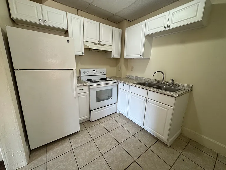206 Pear St — Photo 10