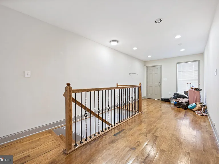 2209 Mullikin St — Photo 5