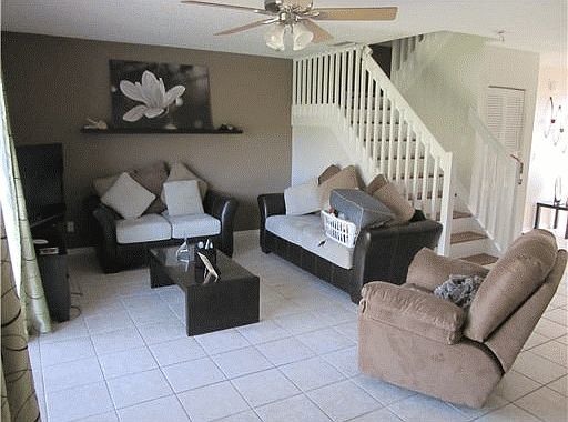 2nd image of 624 NW 208th Dr
