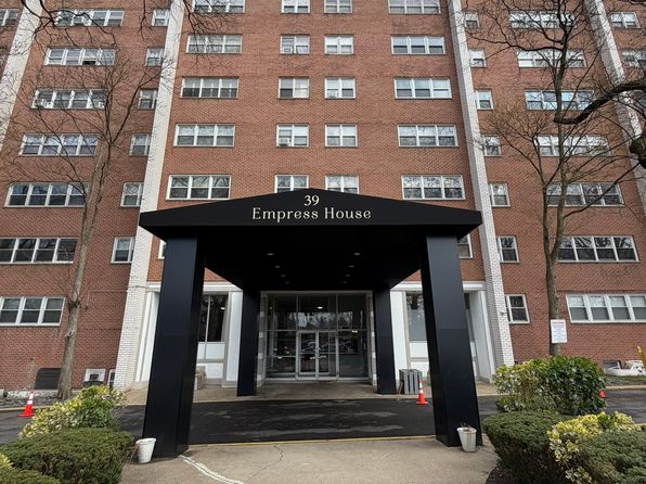 39 E 39th St APT 2L