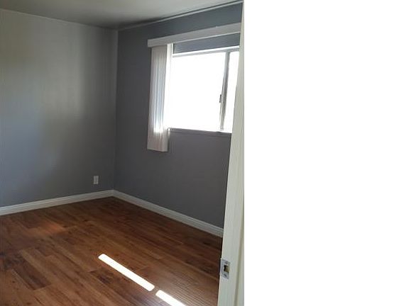 4th image of 6015 S Wilton Pl APT 4