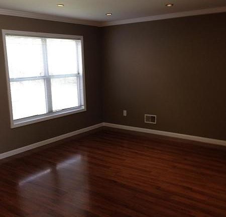 3rd image of 8 Druid Ln