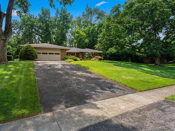 3rd image of 3452 Lannette Ln