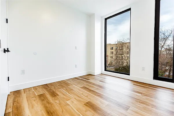 Rented by Nooklyn NYC LLC | media 43
