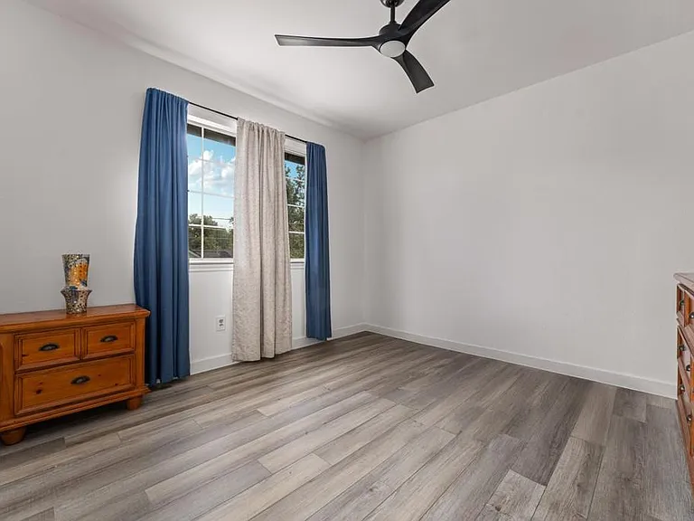 1409 Lantern Light Dr — Photo 13