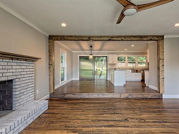 5th image of 2134 Red Banks Dr #2