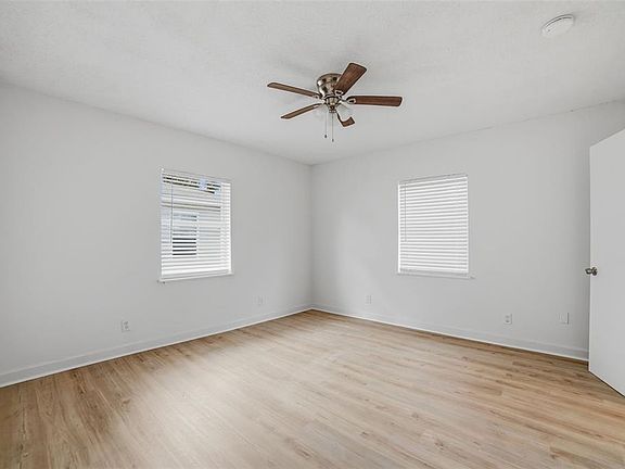 4th image of 403 Virginia St