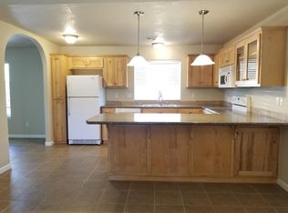 1141 SW Bridge St APT A, Grants Pass, OR 97526