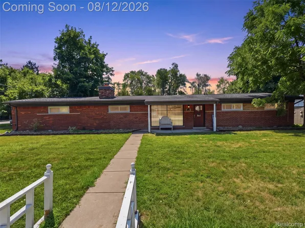 1640 Beverly Blvd, Walled Lake, MI 48390