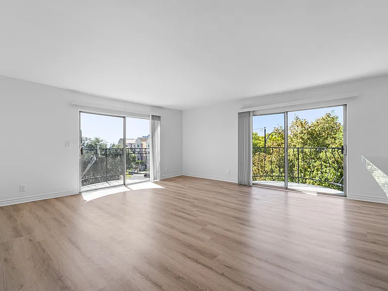600 Olive Living Room