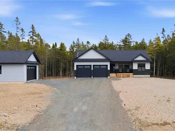 24 Sandlewood Ln, Douglas, NB E3G 0E7