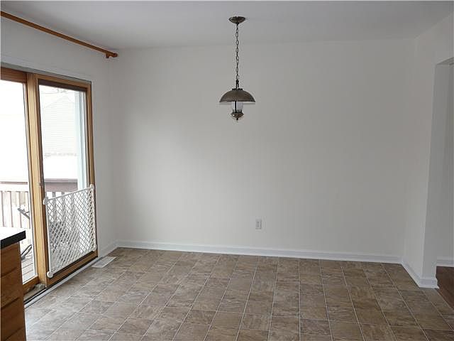 2nd image of 207 Stature Dr