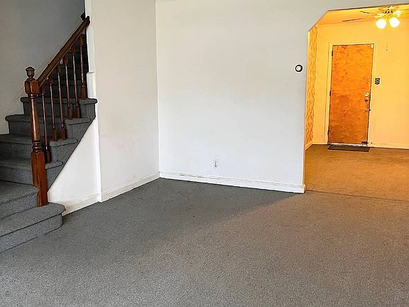 3rd image of 2860 Roosevelt Ave