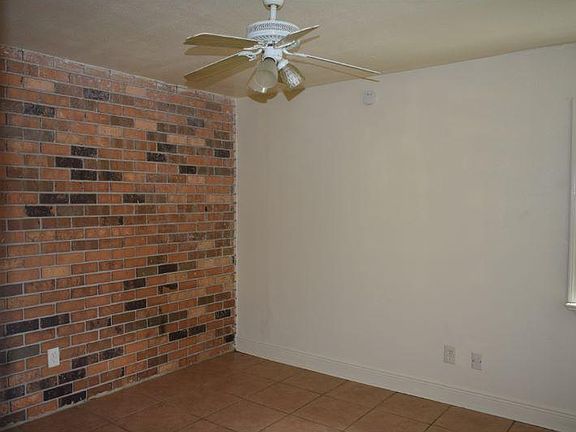 2nd image of 3315 Kabel Dr #3315