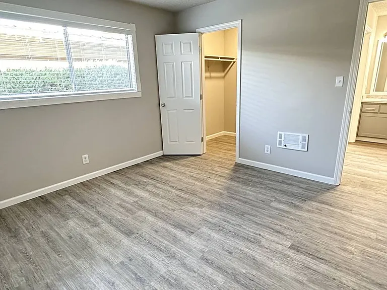 Sahara Apartments — Photo 9