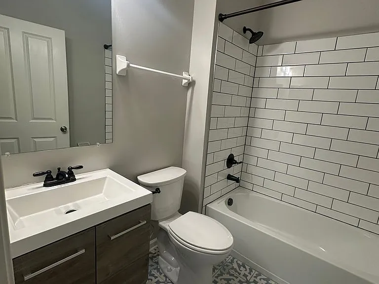 5353 Nottinghamshire Ln — Photo 17