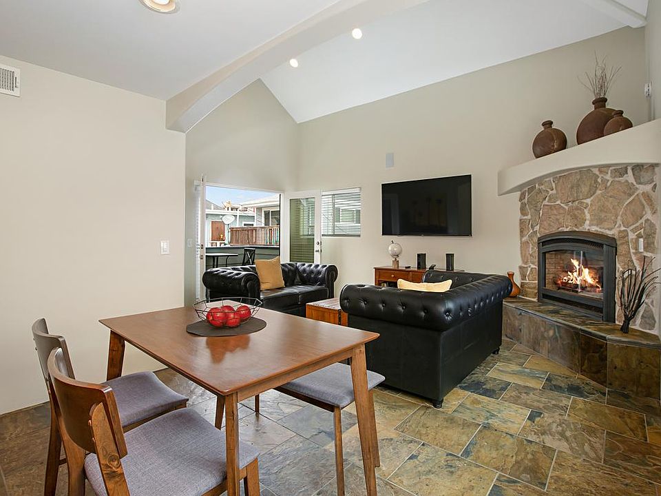 1st image of 742 Island Ct