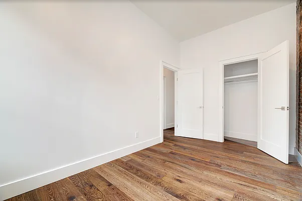 Rented by REAL New York | media 21