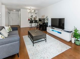5788 Vine St #210, Vancouver, BC V6M4L8