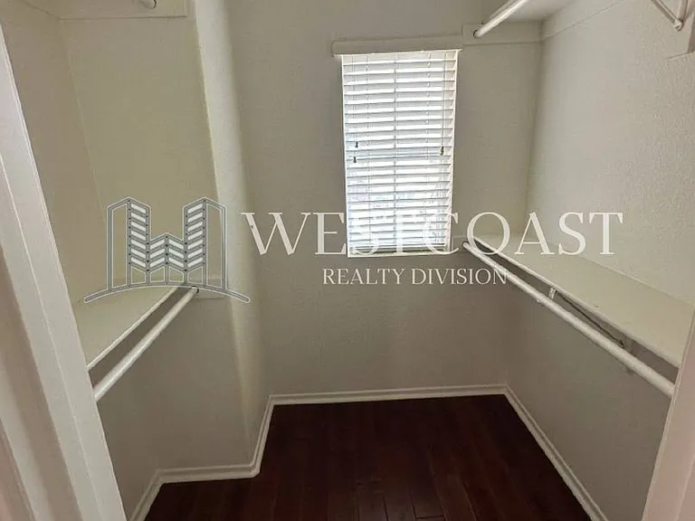 820 Silver Dr — Photo 12