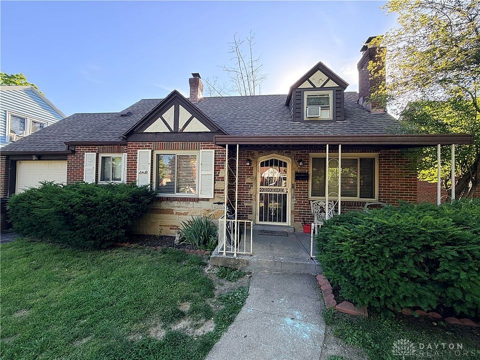 1st image of 2433 Lynn Ave