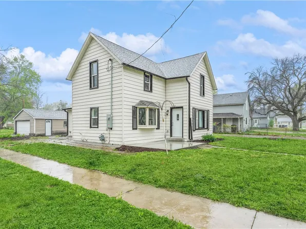 827 Shaw St, Des Moines, IA 50309