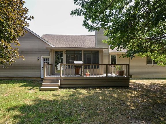 5th image of 810 Foxboro Ct