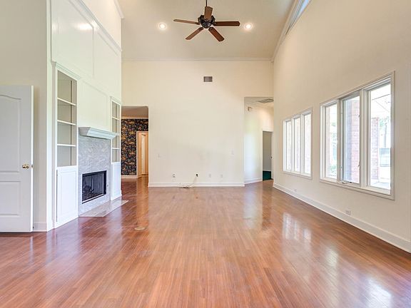2nd image of 5609 Norfolk Ave #5611