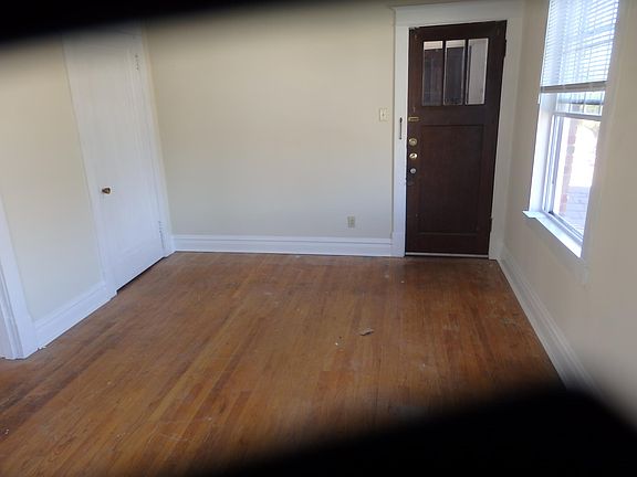 3rd image of 126 E Jefferson Ave APT 2E