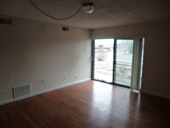3rd image of 1620 Richmond Cir Unit 108