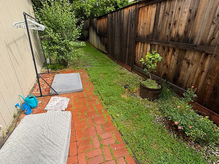 527 Flicker Ave — Photo 13