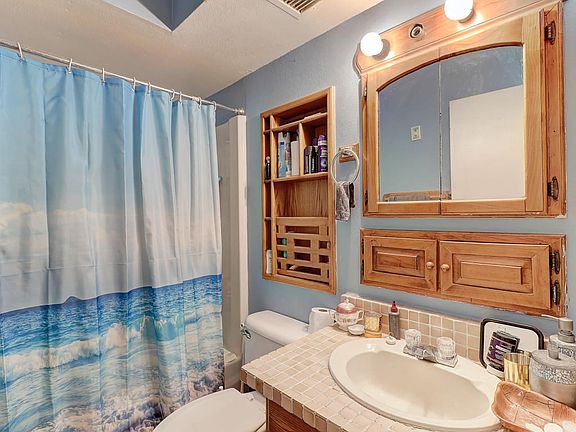 3rd image of 4028 E Burgess Ln